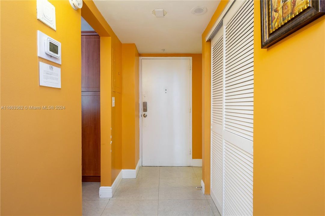 En Venta: $426,000 (1 camas, 1 baños, 1005 Pies cuadrados)