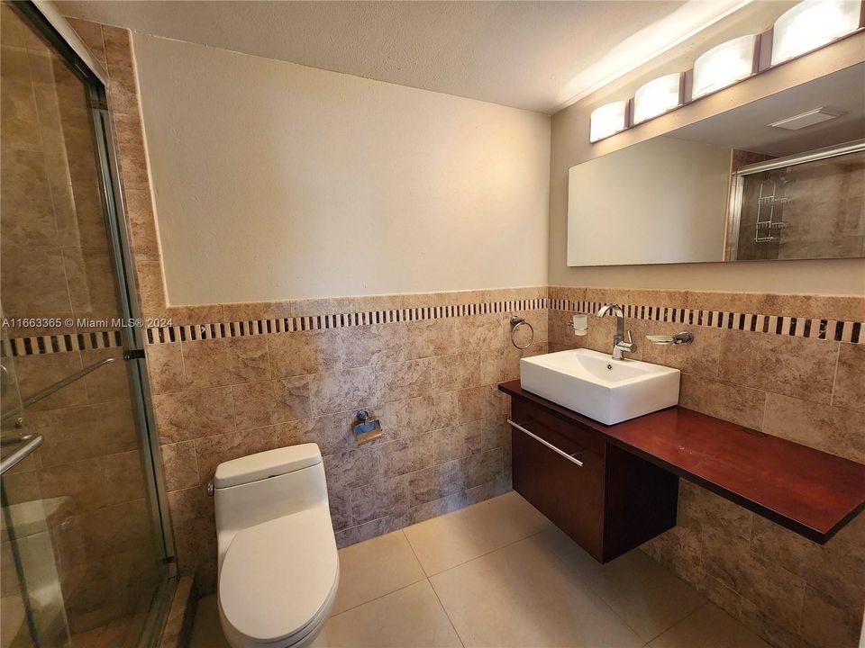 For Rent: $2,500 (2 beds, 2 baths, 1080 Square Feet)