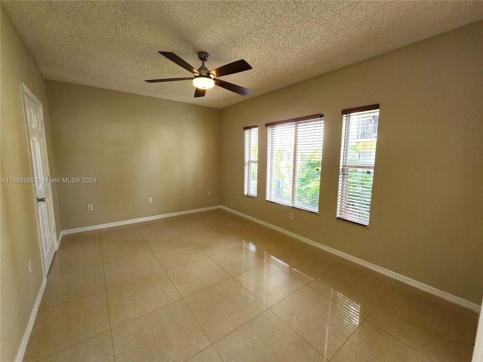 For Rent: $2,500 (2 beds, 2 baths, 1080 Square Feet)