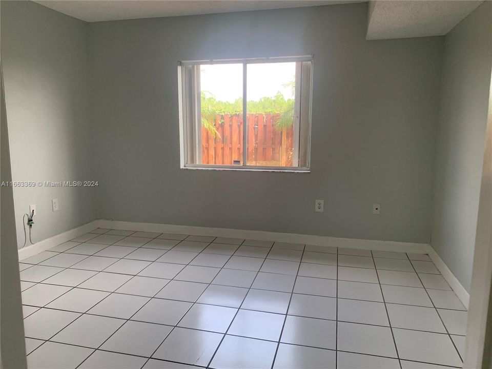 For Rent: $2,250 (2 beds, 2 baths, 900 Square Feet)