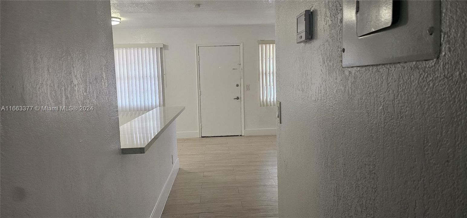 For Rent: $1,950 (2 beds, 1 baths, 953 Square Feet)