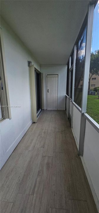 For Rent: $1,950 (2 beds, 1 baths, 953 Square Feet)