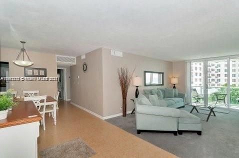 For Sale: $670,000 (2 beds, 1 baths, 1236 Square Feet)