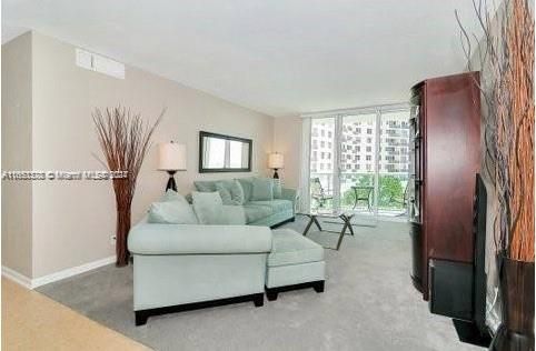 For Sale: $670,000 (2 beds, 1 baths, 1236 Square Feet)