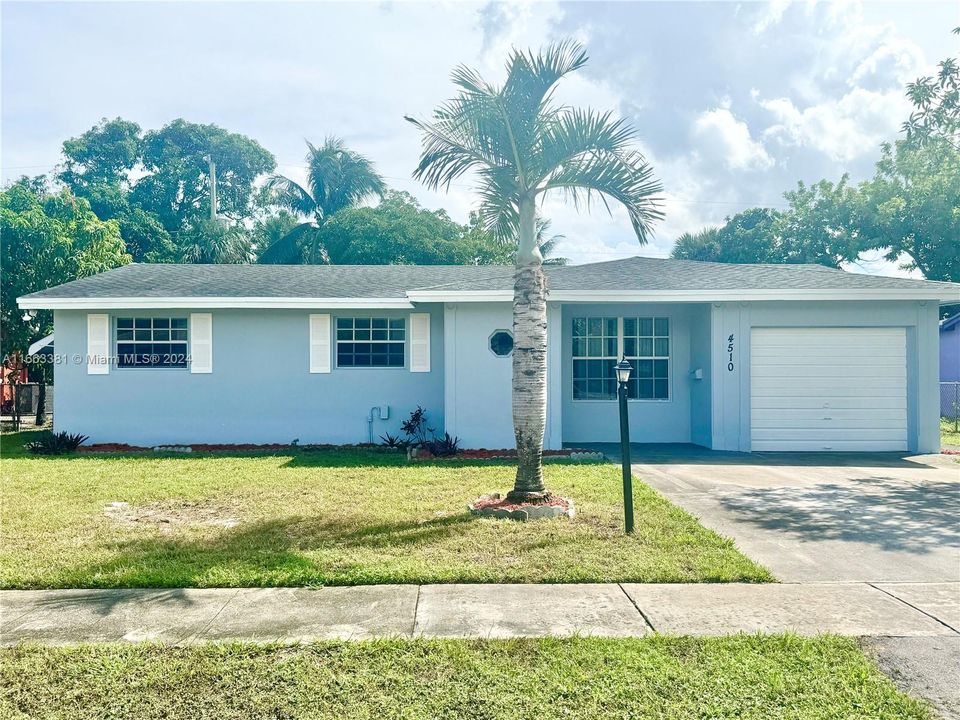 For Sale: $450,000 (3 beds, 2 baths, 1287 Square Feet)