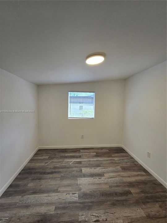 For Rent: $2,950 (3 beds, 1 baths, 1050 Square Feet)