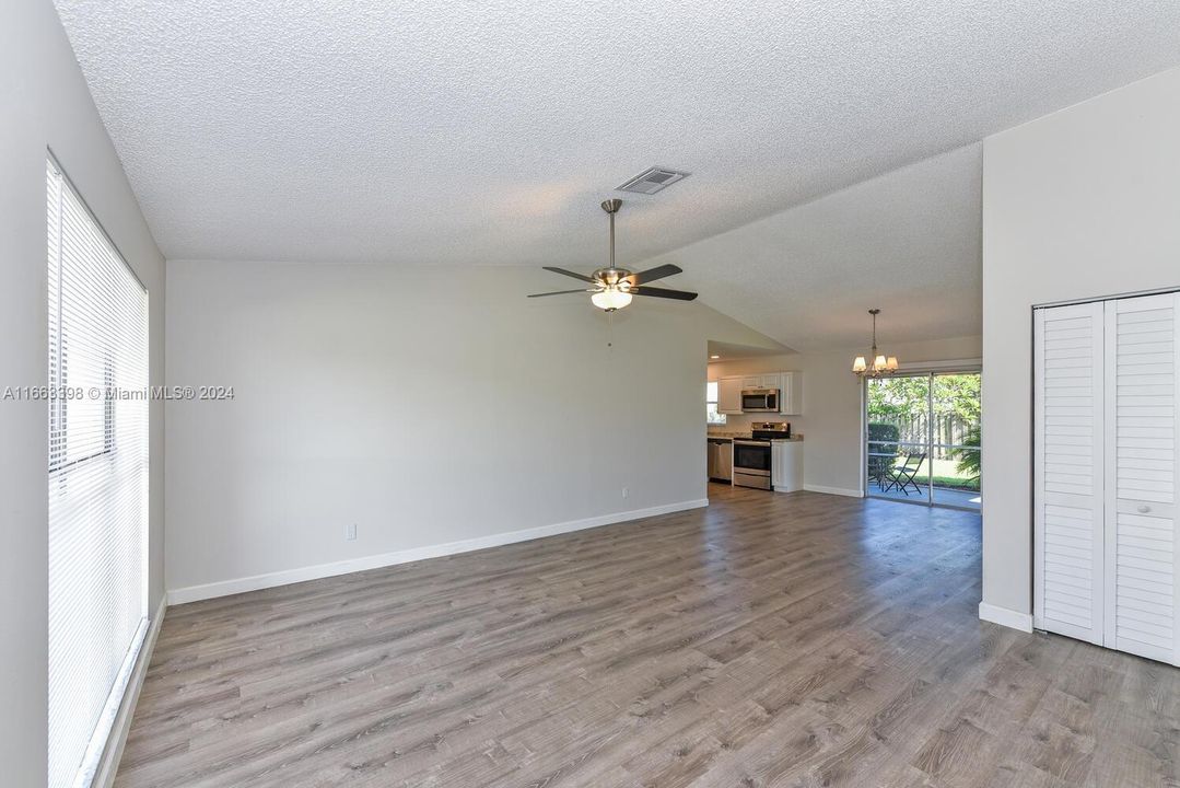 For Rent: $3,000 (2 beds, 2 baths, 1154 Square Feet)