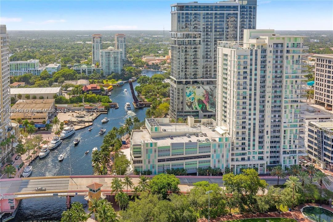 For Sale: $2,495,000 (3 beds, 3 baths, 3189 Square Feet)