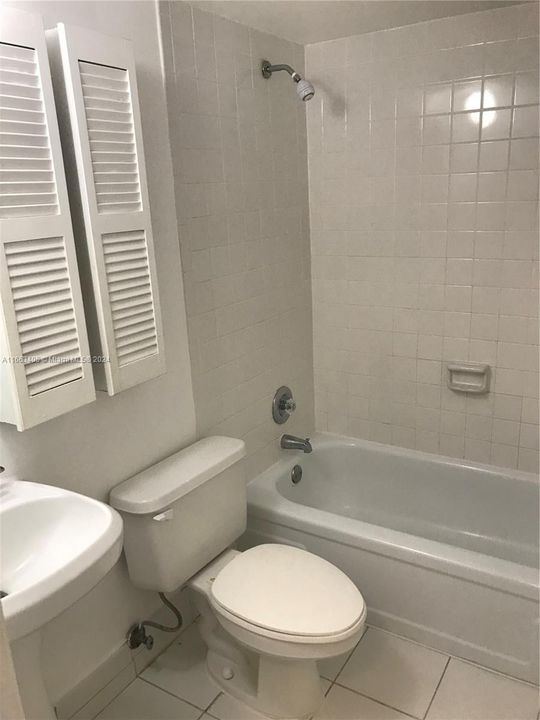 Second Bathroom with Tub/Shower