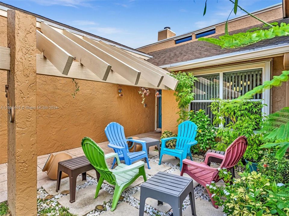 For Sale: $698,000 (4 beds, 2 baths, 1903 Square Feet)