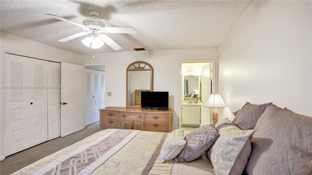 For Sale: $329,000 (2 beds, 2 baths, 1512 Square Feet)