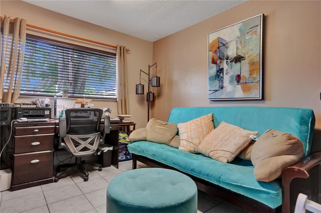 For Sale: $450,000 (3 beds, 2 baths, 1632 Square Feet)