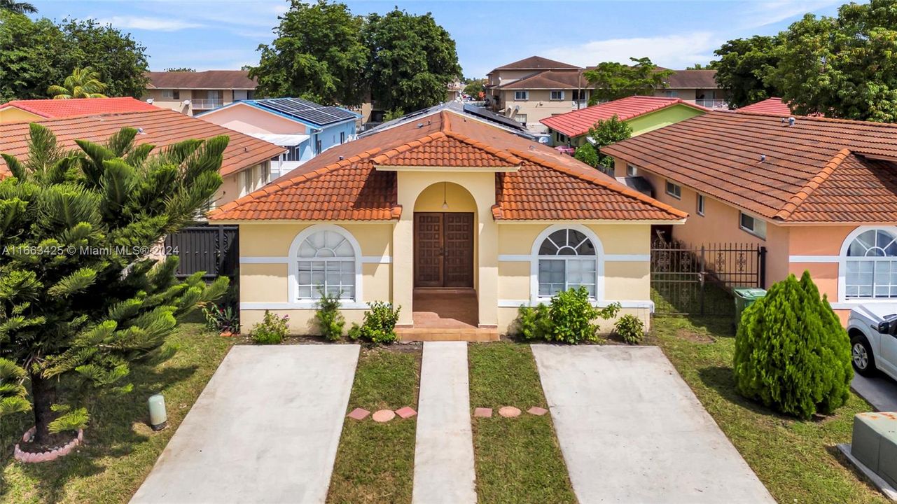 For Sale: $535,000 (3 beds, 2 baths, 1460 Square Feet)