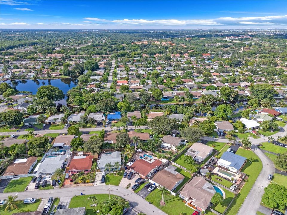 For Sale: $585,000 (3 beds, 2 baths, 1844 Square Feet)