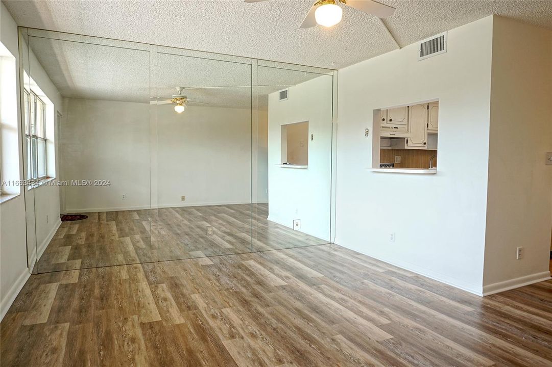 For Sale: $91,500 (1 beds, 1 baths, 590 Square Feet)