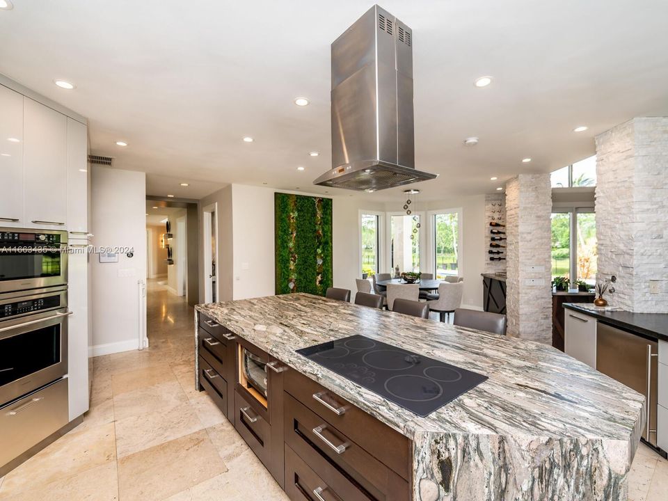 For Sale: $4,995,000 (5 beds, 5 baths, 5145 Square Feet)