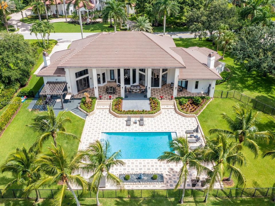 For Sale: $4,995,000 (5 beds, 5 baths, 5145 Square Feet)