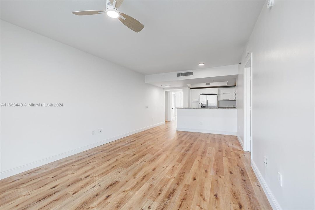 For Sale: $430,000 (2 beds, 2 baths, 1271 Square Feet)