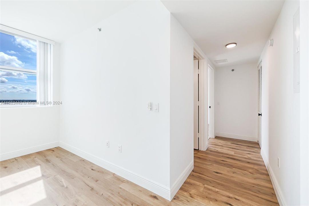 For Sale: $430,000 (2 beds, 2 baths, 1271 Square Feet)