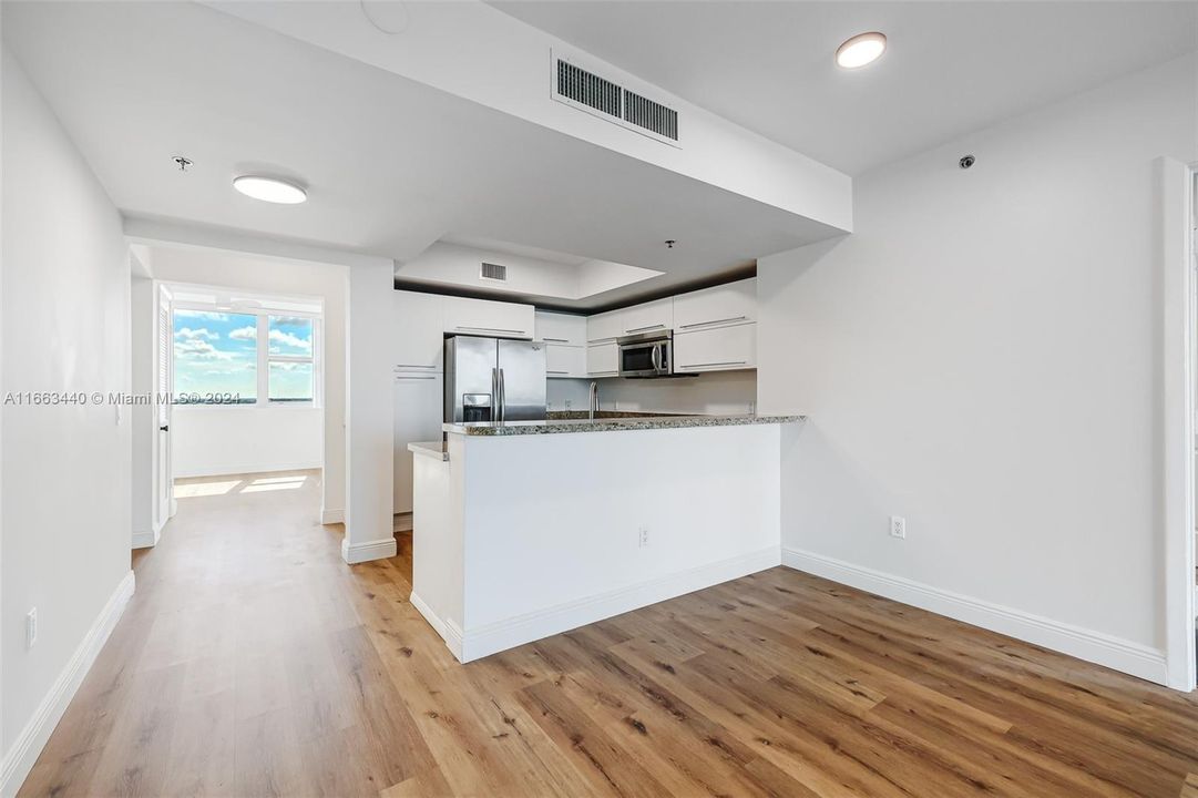 For Sale: $430,000 (2 beds, 2 baths, 1271 Square Feet)