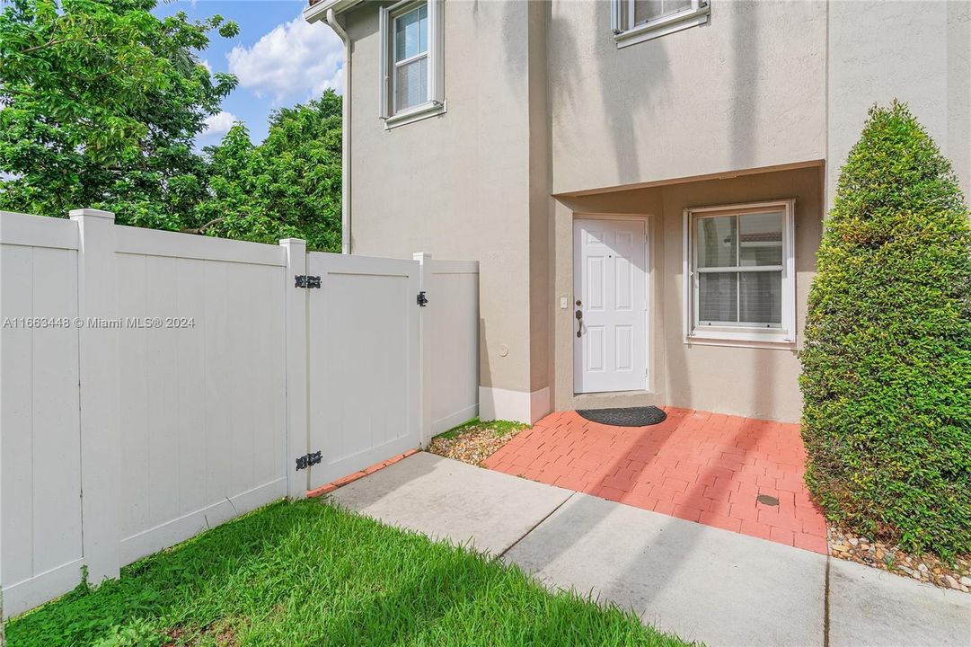 For Sale: $479,900 (3 beds, 2 baths, 1547 Square Feet)