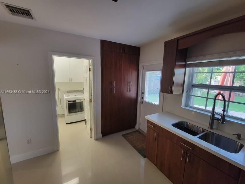 For Rent: $3,300 (3 beds, 2 baths, 1233 Square Feet)