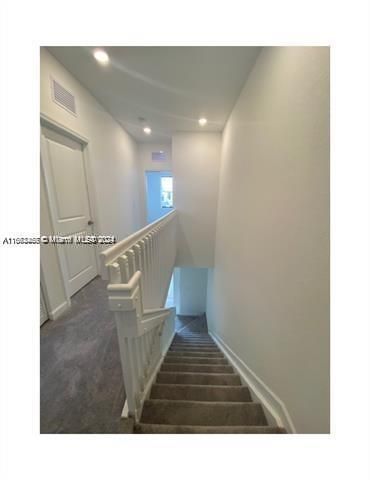 For Rent: $2,950 (3 beds, 2 baths, 1403 Square Feet)