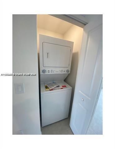 For Rent: $2,950 (3 beds, 2 baths, 1403 Square Feet)