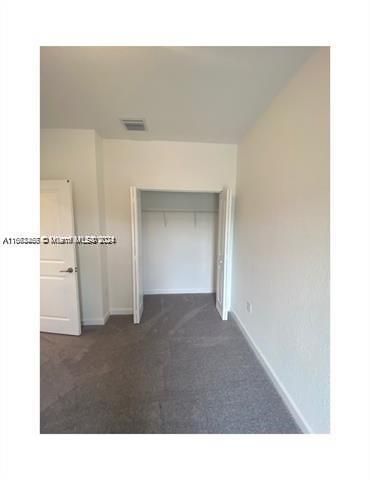 For Rent: $2,950 (3 beds, 2 baths, 1403 Square Feet)