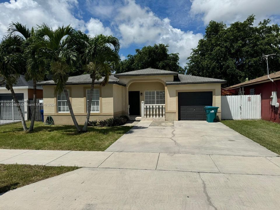 For Rent: $2,875 (3 beds, 2 baths, 1275 Square Feet)