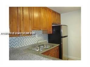 For Rent: $1,500 (1 beds, 1 baths, 740 Square Feet)