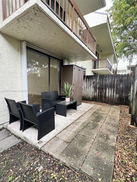 For Rent: $2,000 (1 beds, 1 baths, 703 Square Feet)