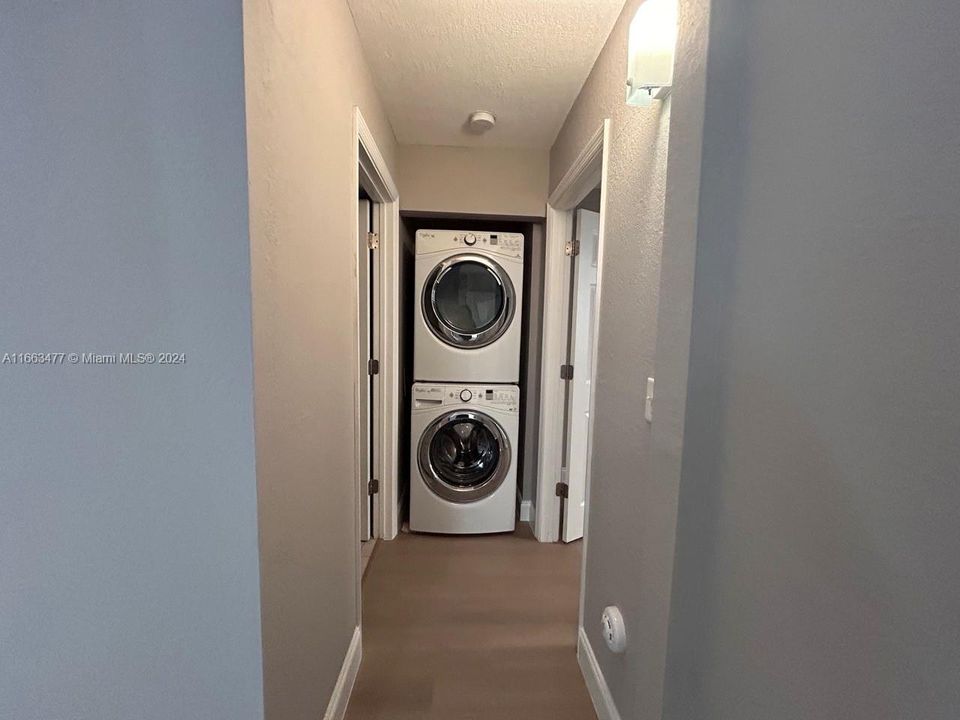 For Rent: $1,750 (1 beds, 1 baths, 676 Square Feet)