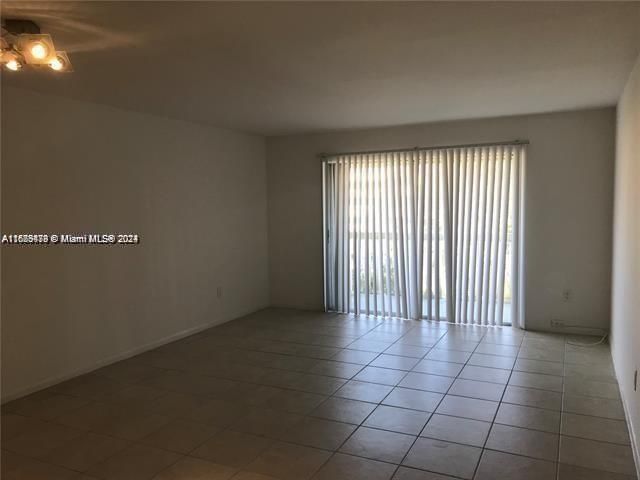 For Rent: $1,520 (1 beds, 1 baths, 740 Square Feet)