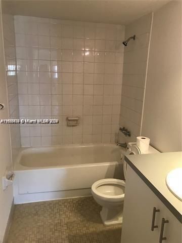 For Rent: $1,520 (1 beds, 1 baths, 740 Square Feet)