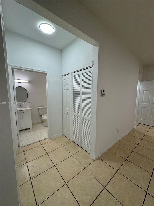 For Rent: $2,075 (2 beds, 2 baths, 1028 Square Feet)