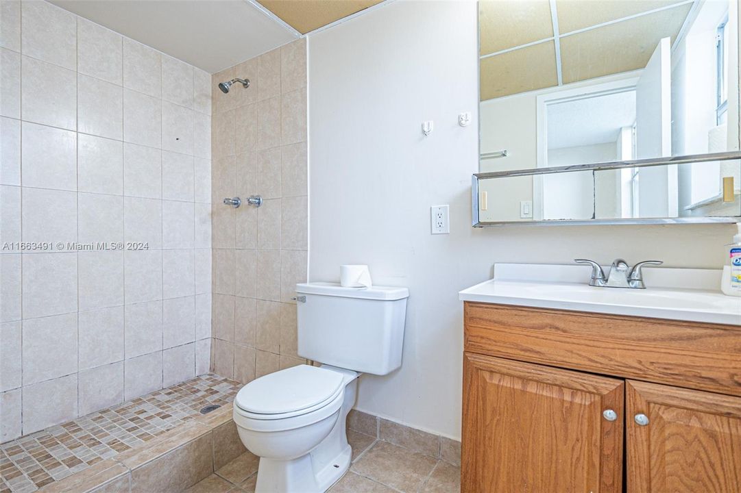 For Sale: $116,000 (2 beds, 2 baths, 1010 Square Feet)