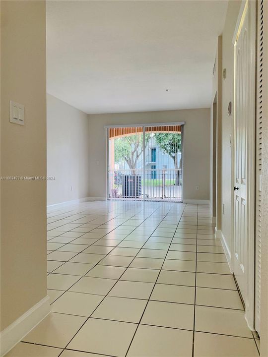 For Rent: $2,399 (2 beds, 2 baths, 1130 Square Feet)