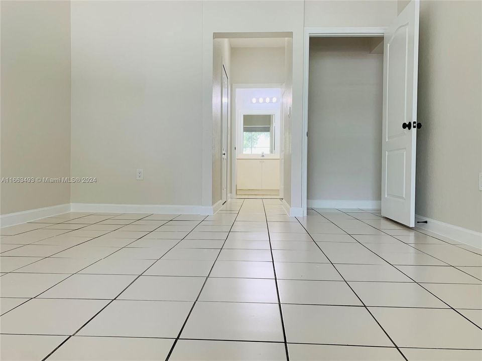 For Rent: $2,399 (2 beds, 2 baths, 1130 Square Feet)