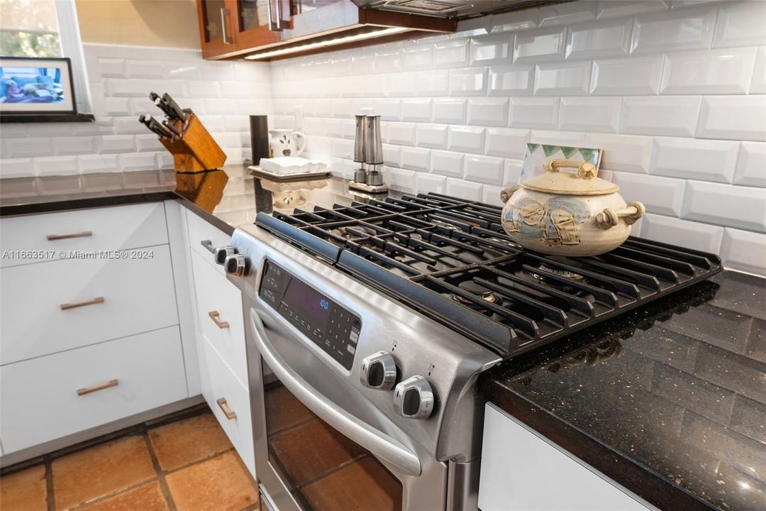 Gas Range/Electric Oven