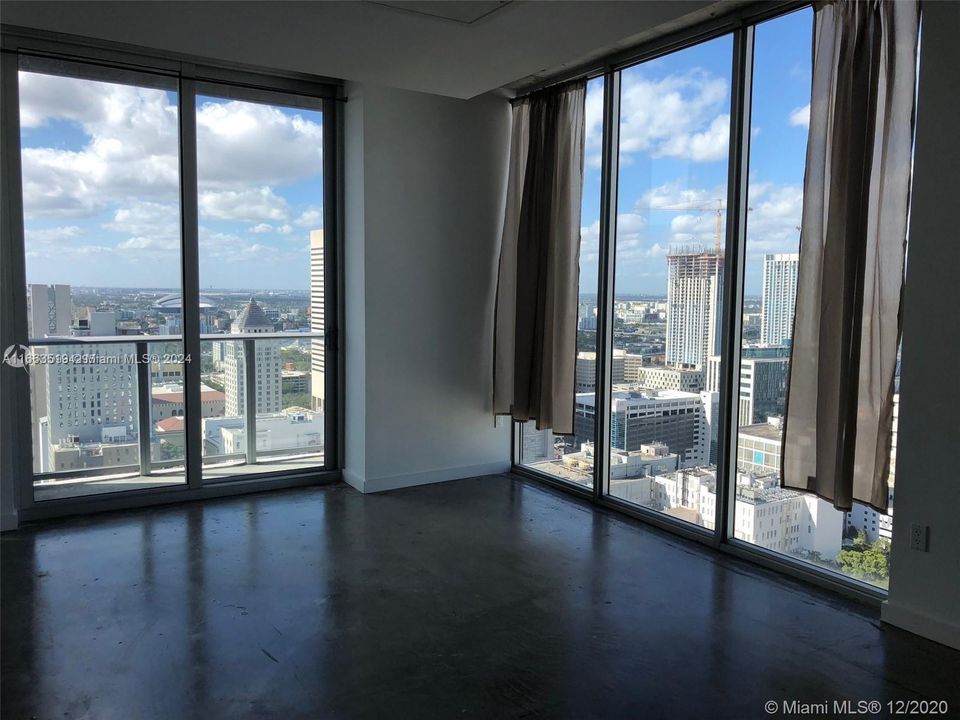 For Rent: $2,600 (1 beds, 1 baths, 607 Square Feet)