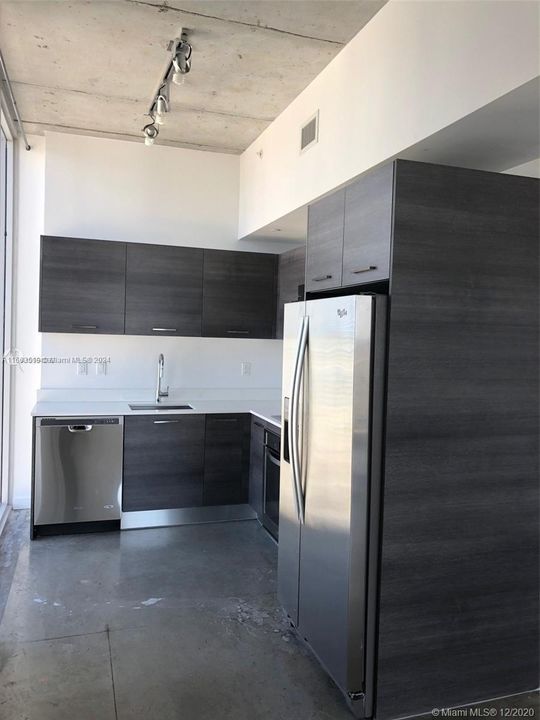 For Rent: $2,600 (1 beds, 1 baths, 607 Square Feet)