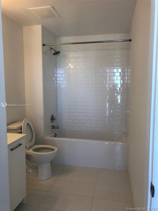 For Rent: $2,600 (1 beds, 1 baths, 607 Square Feet)