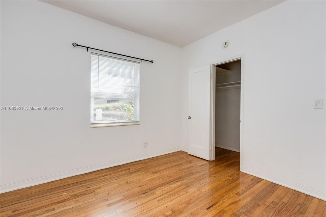 For Sale: $318,000 (2 beds, 1 baths, 846 Square Feet)