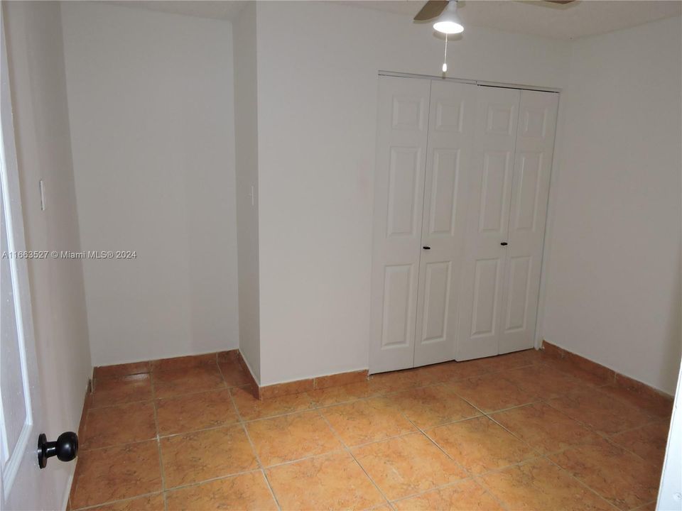 For Rent: $2,400 (2 beds, 1 baths, 800 Square Feet)