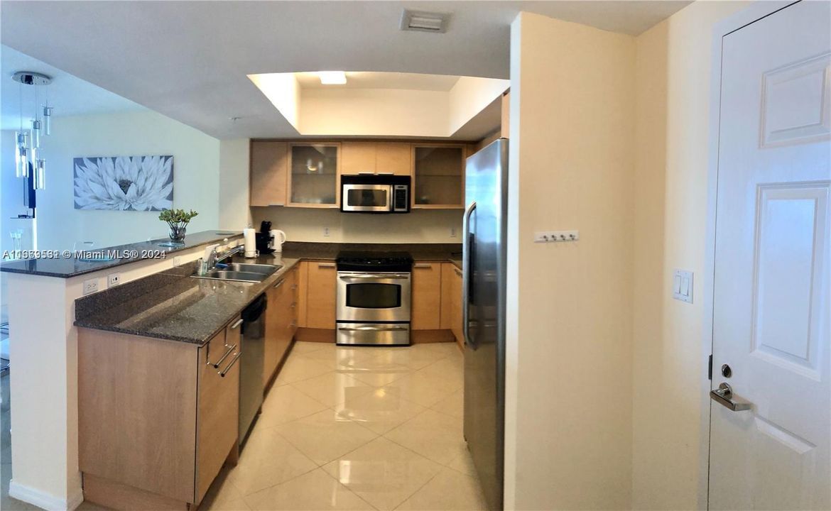 For Sale: $785,000 (1 beds, 1 baths, 1000 Square Feet)