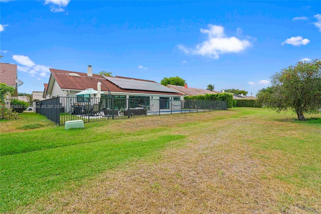 For Sale: $735,000 (3 beds, 2 baths, 2368 Square Feet)