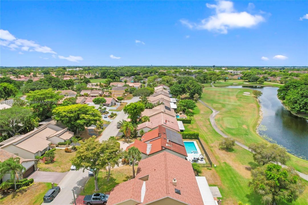 For Sale: $735,000 (3 beds, 2 baths, 2368 Square Feet)