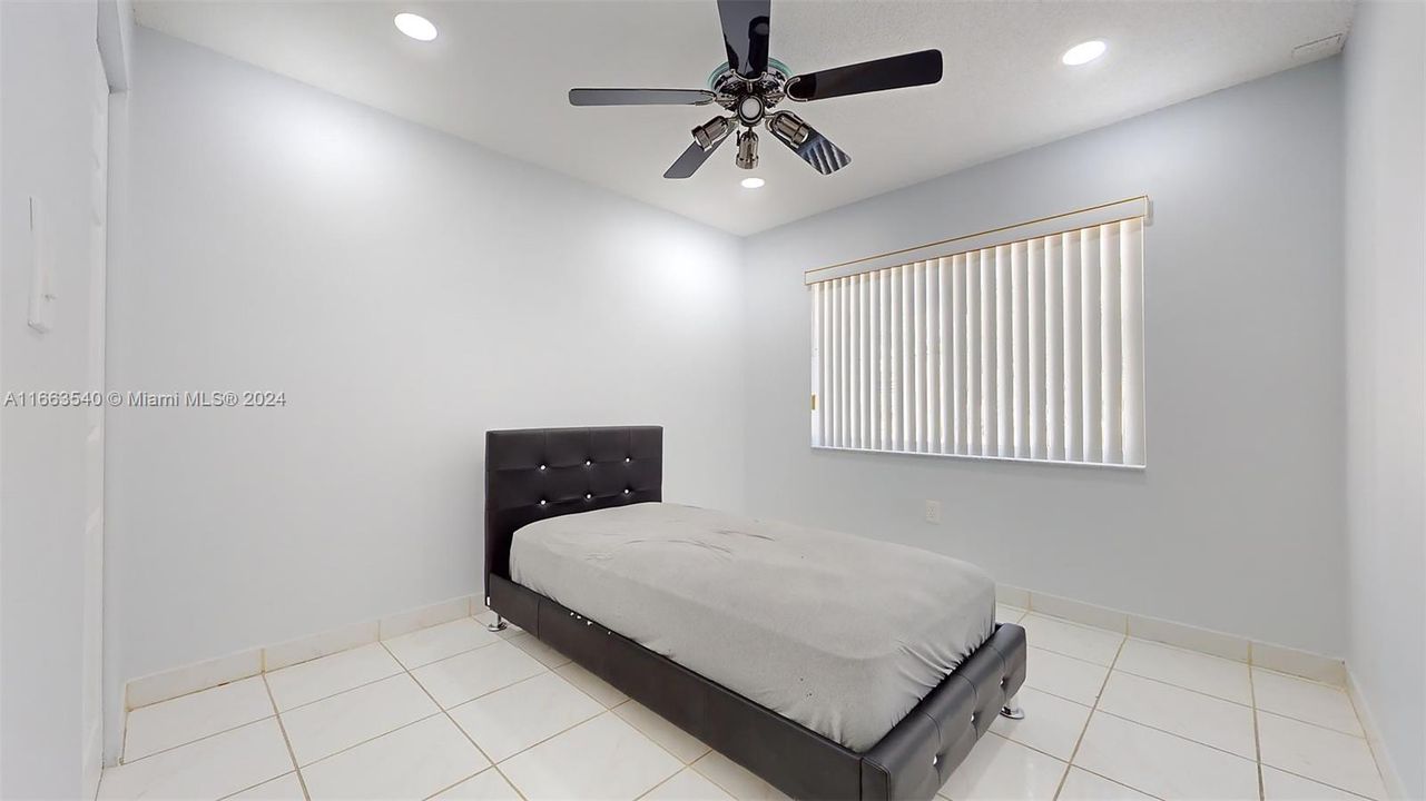 For Sale: $480,000 (3 beds, 2 baths, 1221 Square Feet)