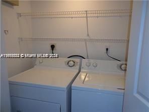 For Rent: $1,950 (1 beds, 1 baths, 742 Square Feet)